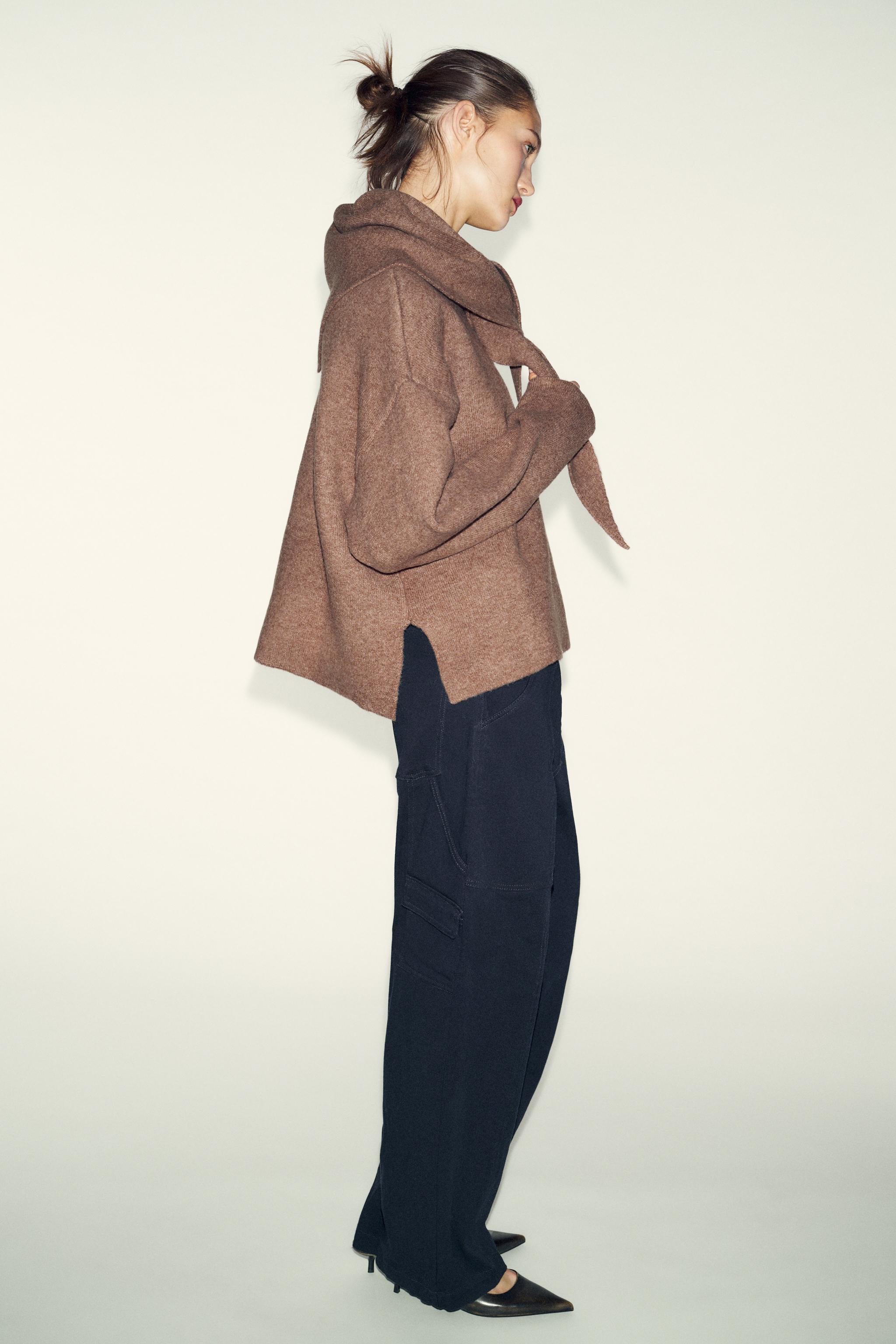 PULL EN MAILLE AVEC FOULARD